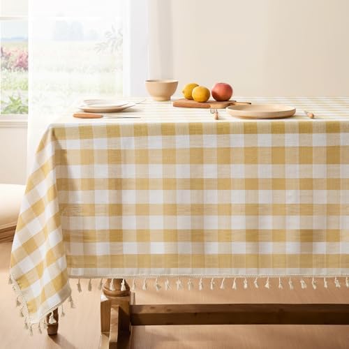 Classic Gingham Tablecloth with Tassels