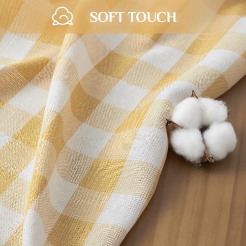 Classic Gingham Tablecloth with Tassels