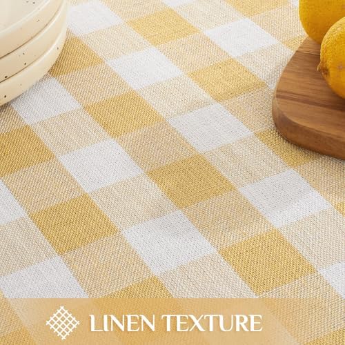 Classic Gingham Tablecloth with Tassels