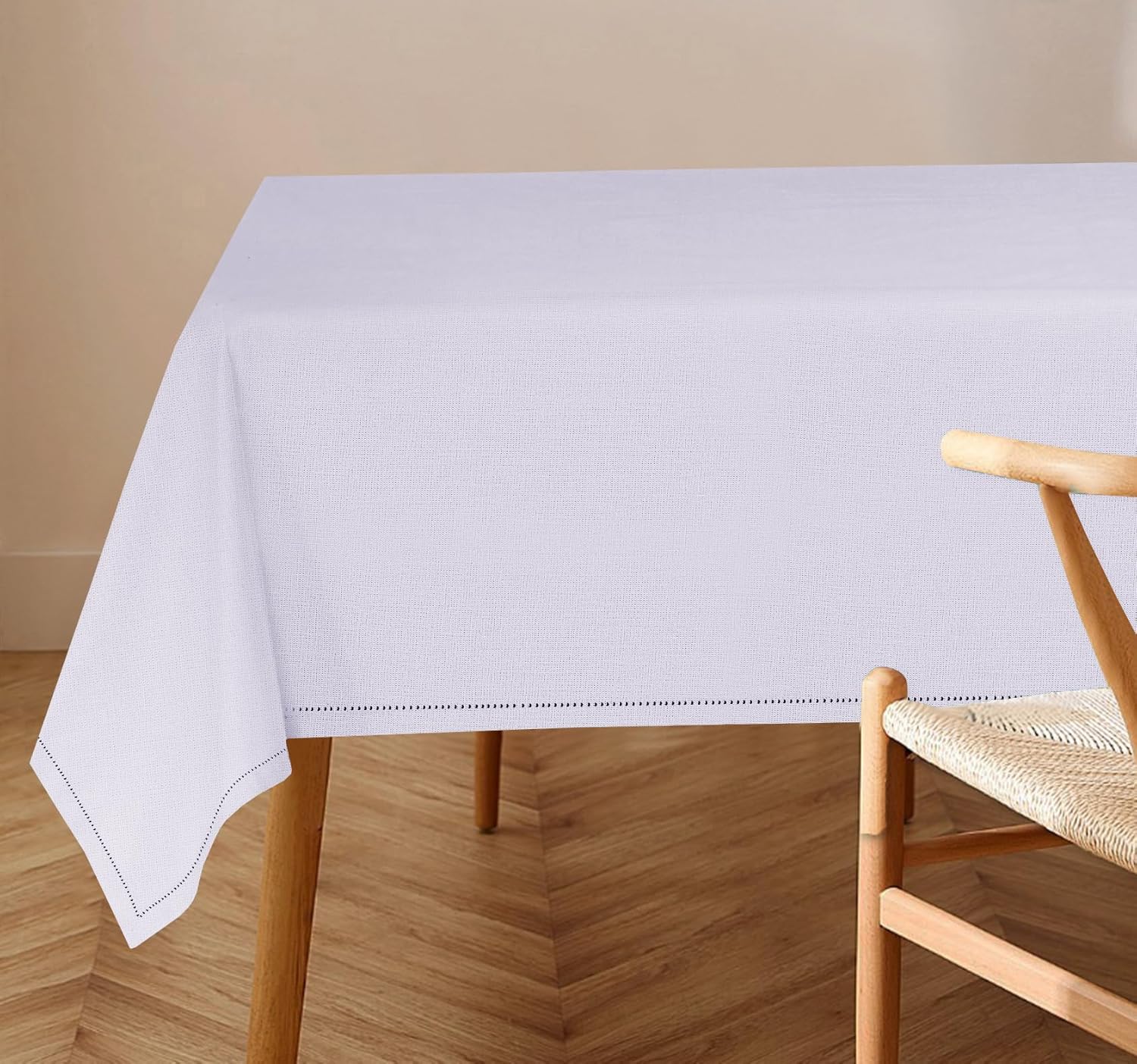 Elegantly Styled 84x60 Tablecloth for Home Kitchen