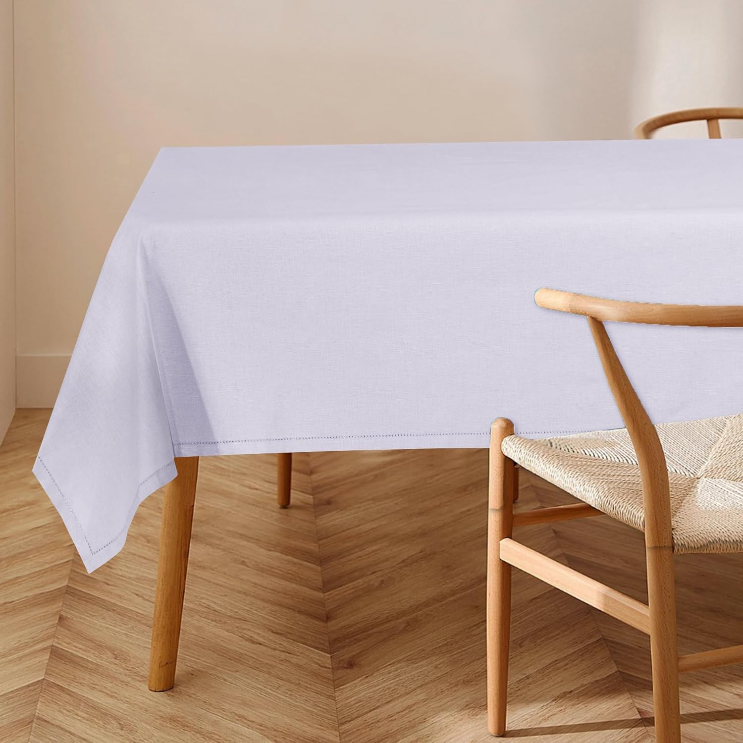Elegantly Styled 84x60 Tablecloth for Home Kitchen