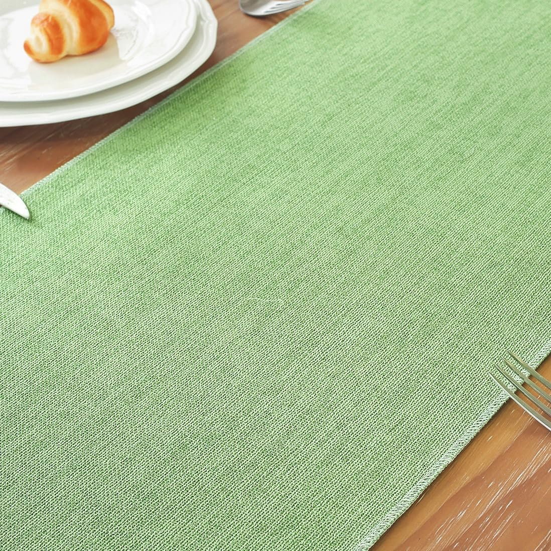 Green Table Runner Design